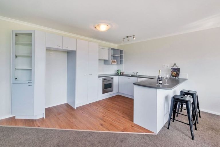Photo of property in 15 Pooks Road, Ranui, Auckland, 0612