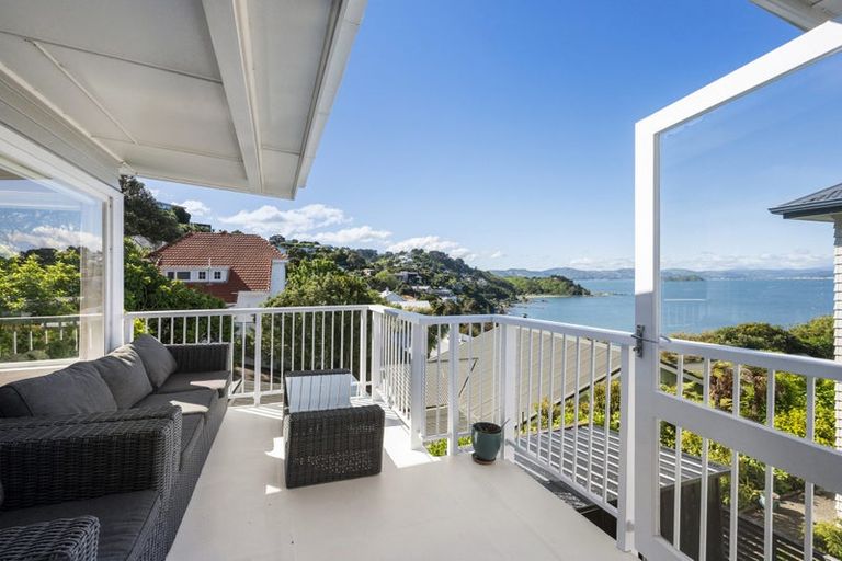 Photo of property in 27 Tai Paku Paku Road, Karaka Bays, Wellington, 6022