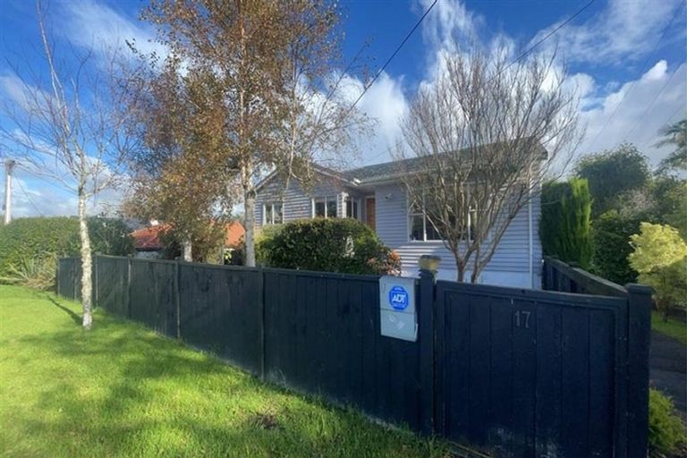 Photo of property in 17 Trafalgar Road, Milford, Auckland, 0620
