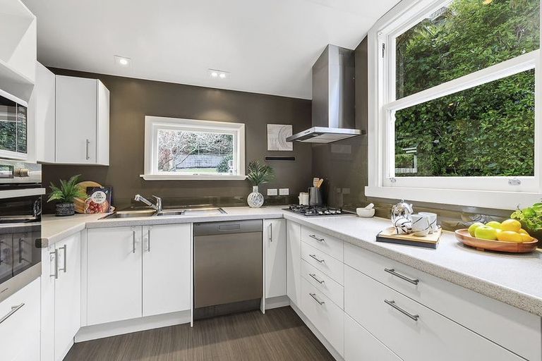 Photo of property in 29 Charlotte Avenue, Brooklyn, Wellington, 6021