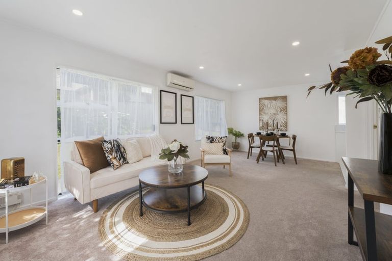 Photo of property in 2/5 Newington Road, Henderson, Auckland, 0612