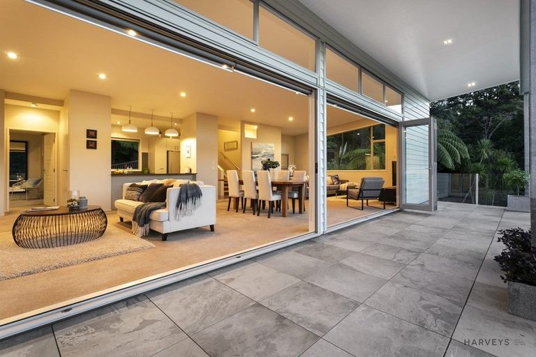 Photo of property in 188 Scenic Drive, Titirangi, Auckland, 0604