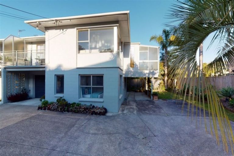 Photo of property in 1/10a Commodore Parry Road, Castor Bay, Auckland, 0620
