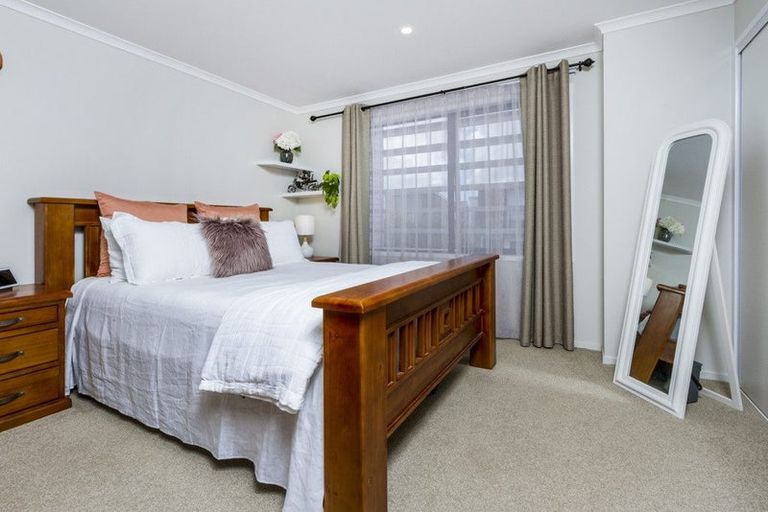 Photo of property in 11 Spotted Dove Road, Hobsonville, Auckland, 0616