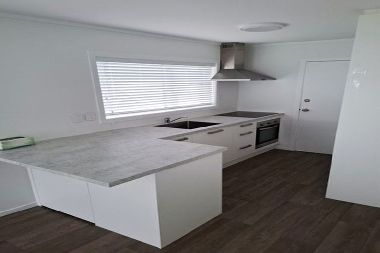 Photo of property in 30 Faith Bullock Place, New Lynn, Auckland, 0600