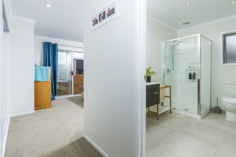 Photo of property in 41 Liquidambar Drive, Hobsonville, Auckland, 0616