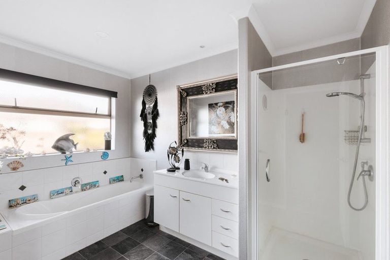 Photo of property in 30 Gibson Place, Papamoa Beach, Papamoa, 3118
