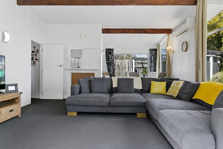 Photo of property in 4 Kereru Street, Two Mile Bay, Taupo, 3330