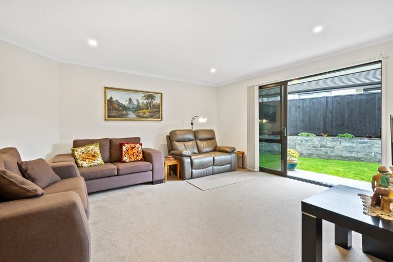 Photo of property in 18 Sycamore Drive, Sunnynook, Auckland, 0620