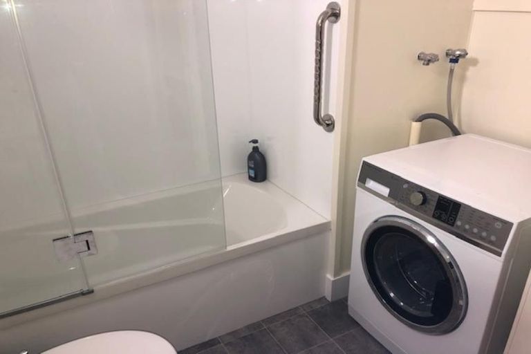 Photo of property in Hobson Court Flats, 13/70u Hobson Street, Thorndon, Wellington, 6011