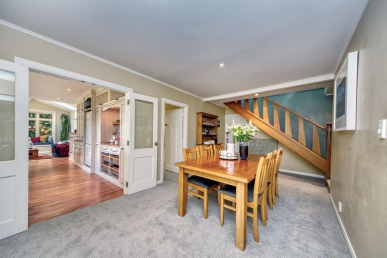 Photo of property in 7 Opou Road, Titirangi, Auckland, 0604