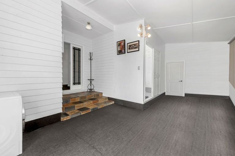 Photo of property in 26 Tiraumea Drive, Pakuranga, Auckland, 2010