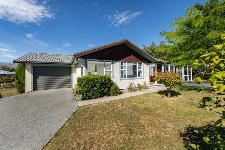 Photo of property in 27 Achilles Place, Wanaka, 9305