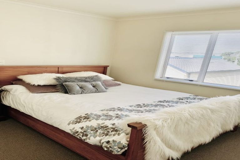 Photo of property in 2/49 Henderson Valley, Henderson, Auckland, 0612