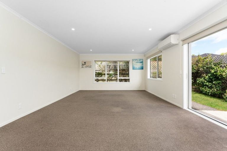 Photo of property in 15 Resolution Drive, Whitby, Porirua, 5024