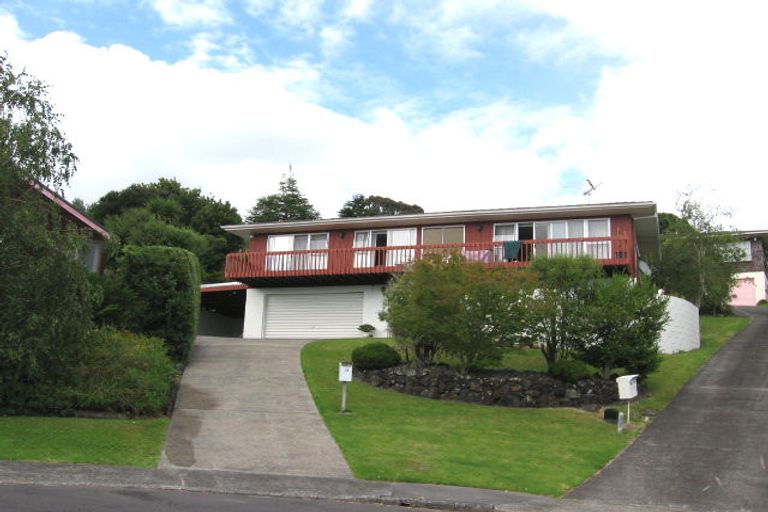 Photo of property in 13 Lynngate Place, Hillcrest, Auckland, 0627
