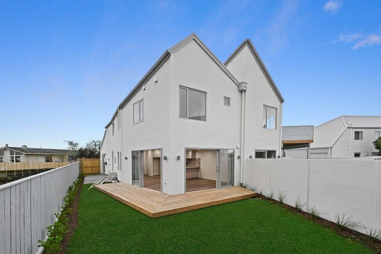 Photo of property in 24u3 Pickering Crescent, Chedworth, Hamilton, 3210