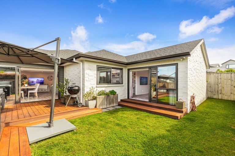 Photo of property in 33 Nellie Drive, Kumeu, 0810