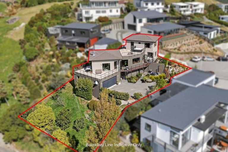 Photo of property in 16 Stoneyridge Close, Mount Pleasant, Christchurch, 8081