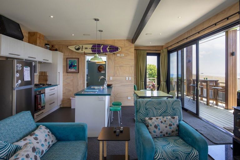 Photo of property in 14 Whaanga Road, Raglan, 3297