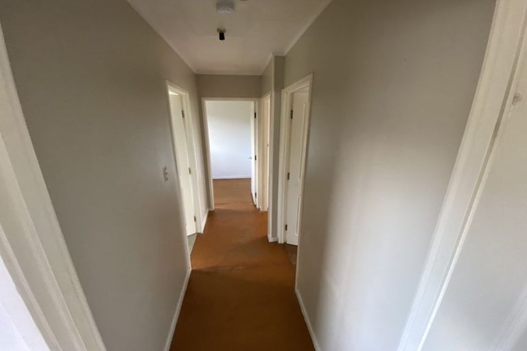 Photo of property in 14 Balwyn Place, Clendon Park, Auckland, 2103