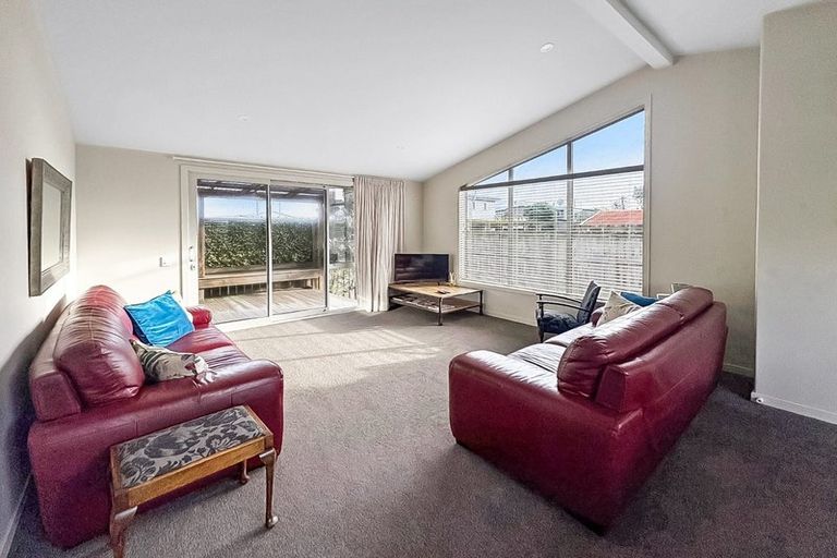 Photo of property in 5a Marine Parade North, Foxton Beach, Foxton, 4815