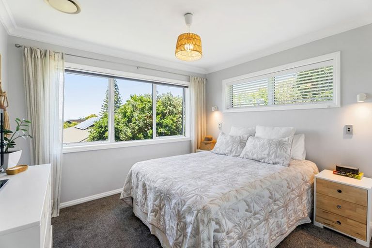 Photo of property in 2/52 Maxwelton Drive, Mairangi Bay, Auckland, 0630