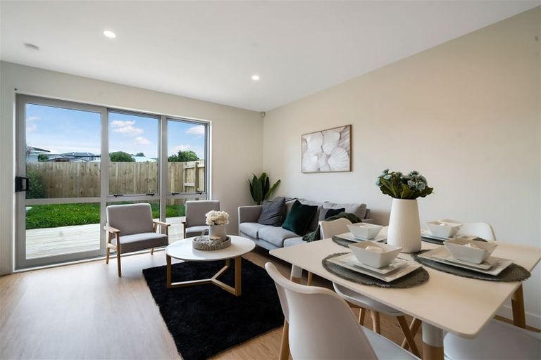 Photo of property in 11e Reid Road, New Lynn, Auckland, 0600