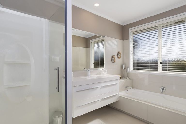 Photo of property in 2 Kakapo Place, Pyes Pa, Tauranga, 3112