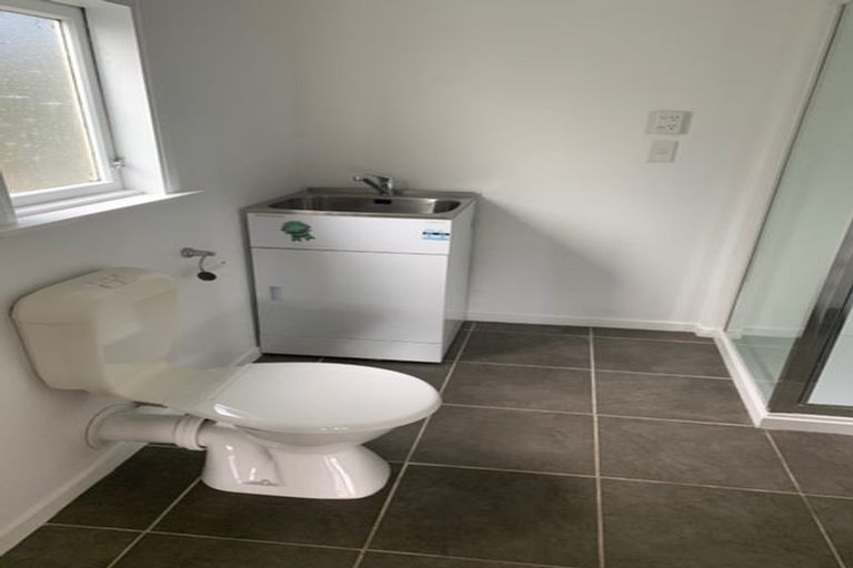 Photo of property in 16a Holiday Road, Stanmore Bay, Whangaparaoa, 0932