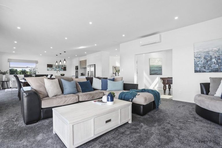 Photo of property in 251a Golf Road, Titirangi, Auckland, 0604