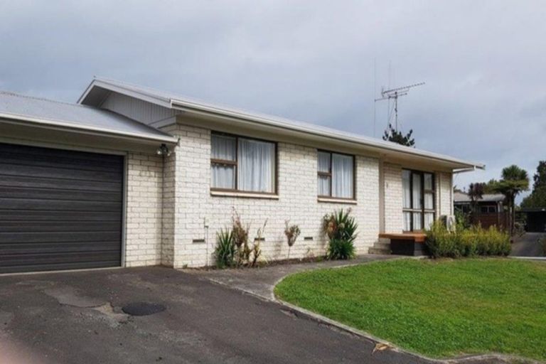 Photo of property in 2 Ridgeway Place, Glenview, Hamilton, 3206