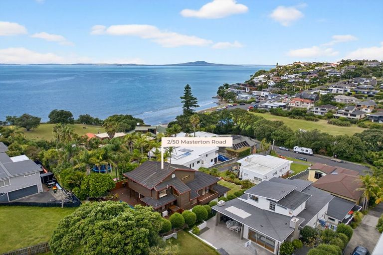 Photo of property in 2/50 Masterton Road, Rothesay Bay, Auckland, 0630
