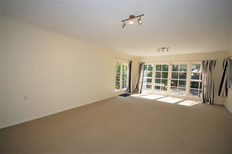 Photo of property in 1 Renata Crescent, Te Atatu Peninsula, Auckland, 0610