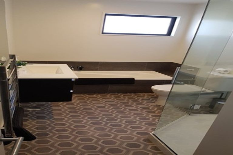 Photo of property in 1/176 Edgeware Road, Edgeware, Christchurch, 8013