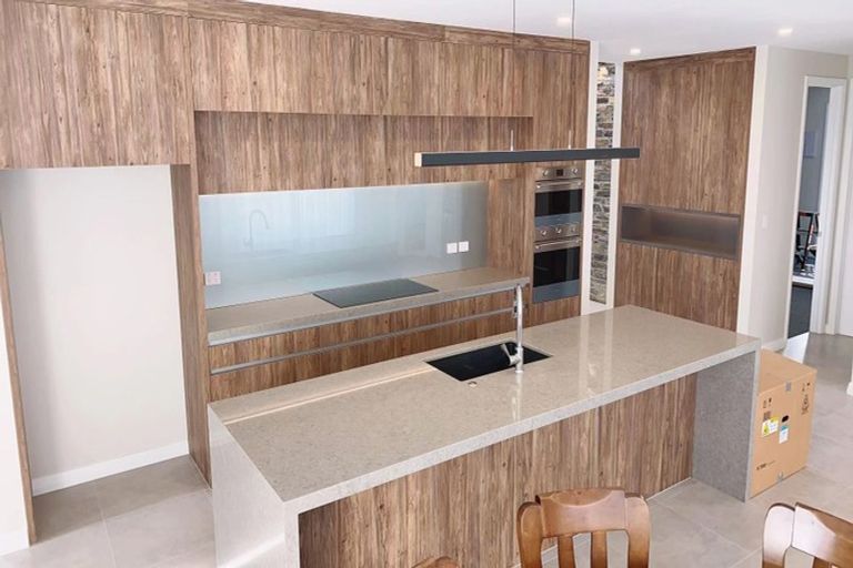 Photo of property in 35 Maka Terrace, Orewa, 0931