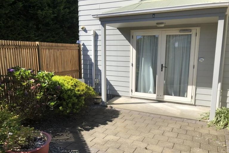 Photo of property in 8 Waldie Grove, Avalon, Lower Hutt, 5011
