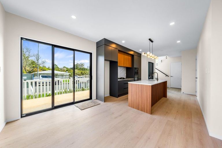 Photo of property in 40 Allington Road, Massey, Auckland, 0614