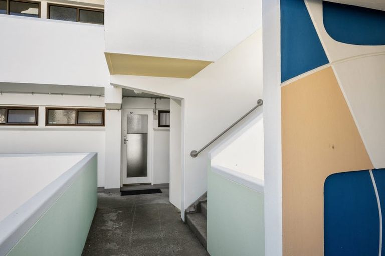 Photo of property in 10/4f Claremont Grove, Mount Victoria, Wellington, 6011
