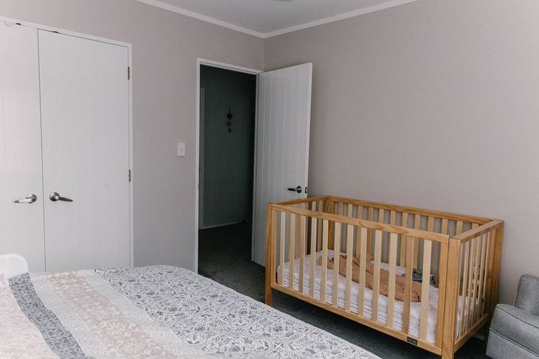 Photo of property in 1 Marbella Drive, Massey, Auckland, 0614