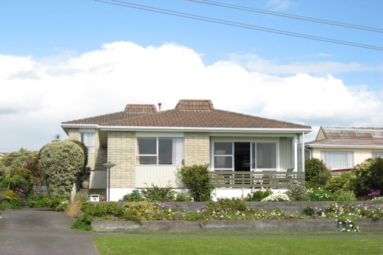 Photo of property in 32 Hamblyn Street, Strandon, New Plymouth, 4312