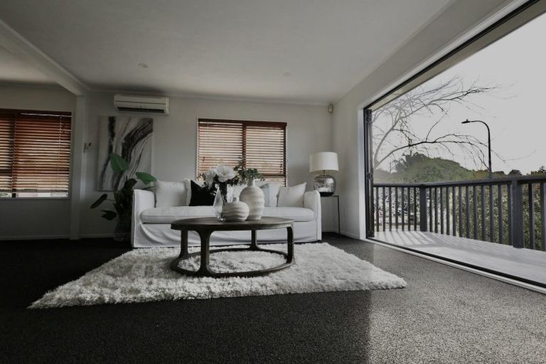 Photo of property in 141 West Harbour Drive, West Harbour, Auckland, 0618