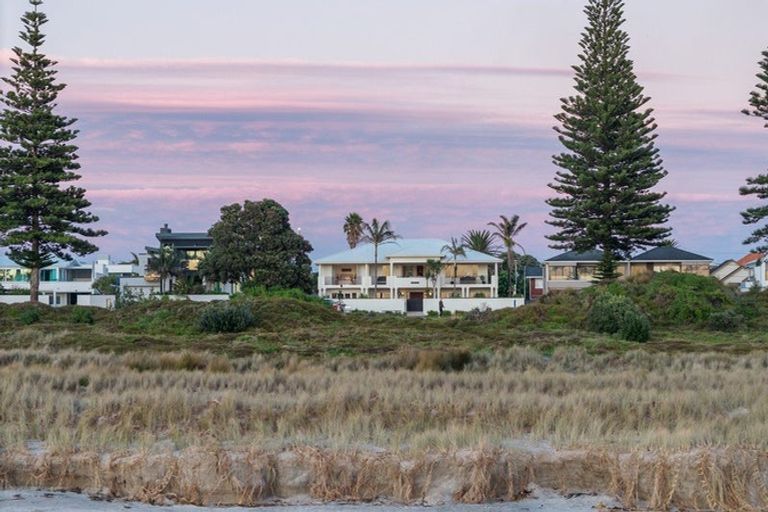 Photo of property in 91 Marine Parade, Mount Maunganui, 3116