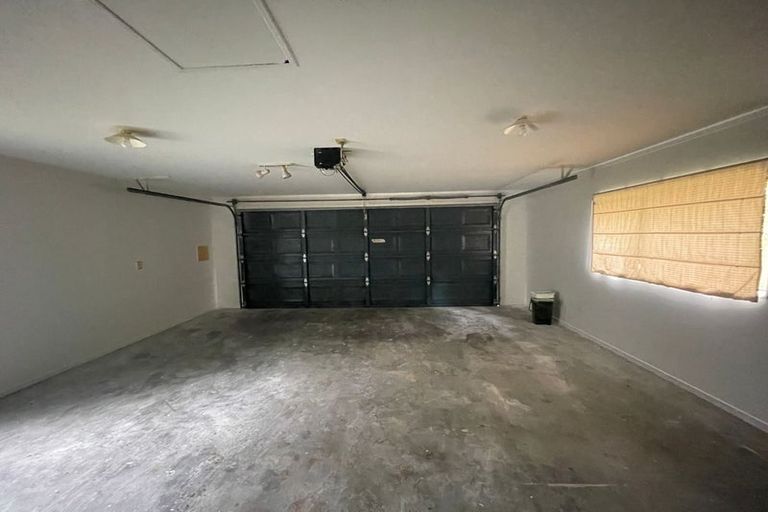 Photo of property in 15 Kalgan Place, Burswood, Auckland, 2013