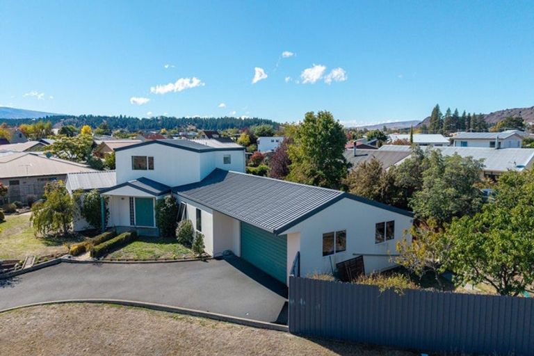 Photo of property in 35 Orchard Drive, Alexandra, 9320