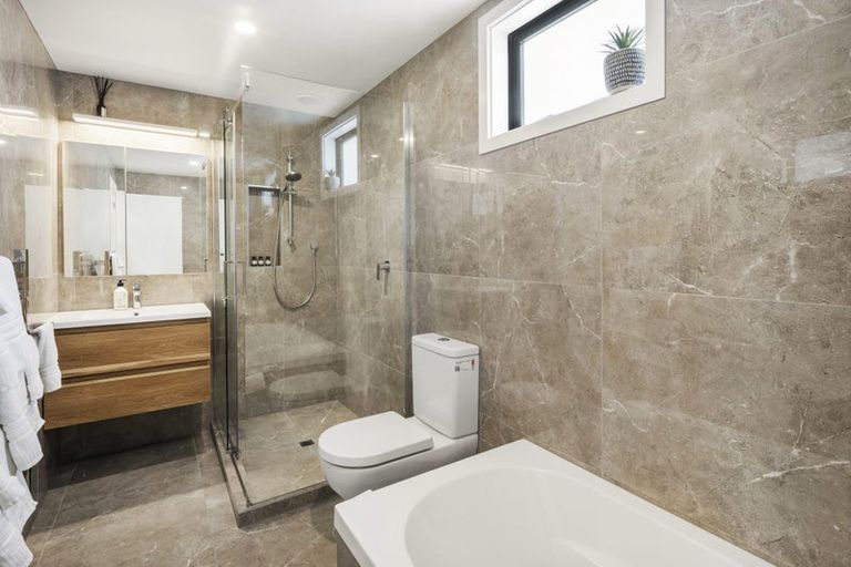 Photo of property in 112a Freyberg Street, Lyall Bay, Wellington, 6022