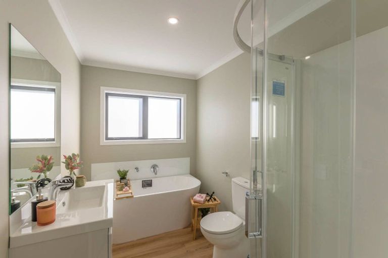 Photo of property in 8 Koru Loop, Paraparaumu, 5032