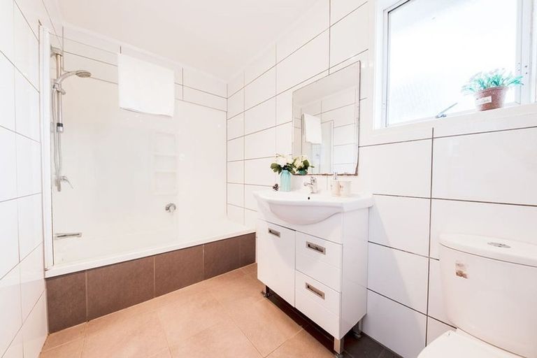 Photo of property in 62 Pukeroa Place, Papakura, 2110