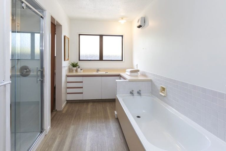 Photo of property in 5 Chokebore Place, Sockburn, Christchurch, 8042