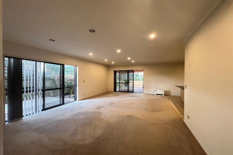 Photo of property in 27 Goh Place, Manurewa, Auckland, 2105